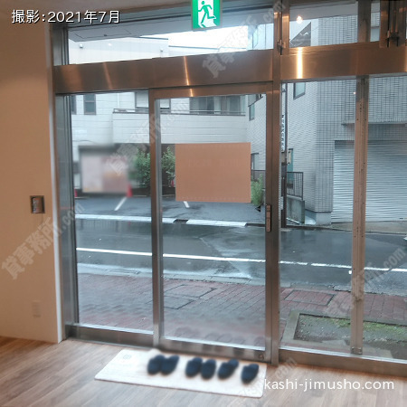 貸室入口(1階）