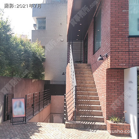 2階への階段