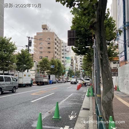 前面道路(早稲田通り)