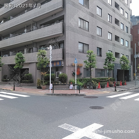 ビル前面