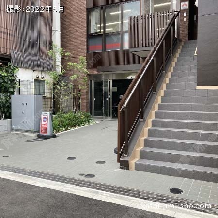 ビル前面