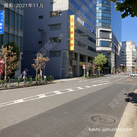 前面道路(平成通り)