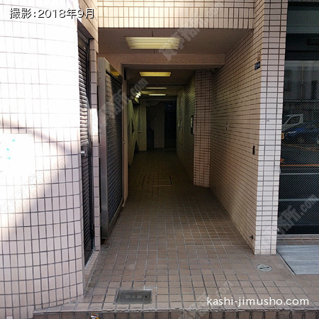 ビル入口 ビル入口