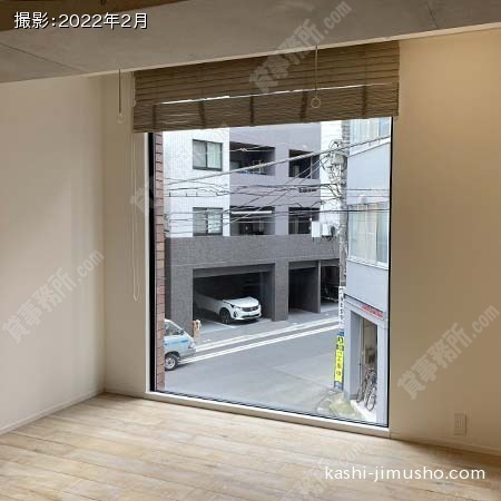 窓面(2階201号室）