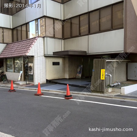 ビル正面