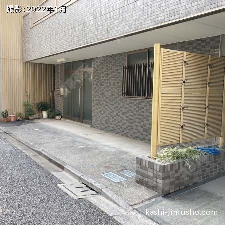 ビル前面