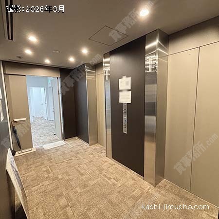 貸室階エレベーターホール