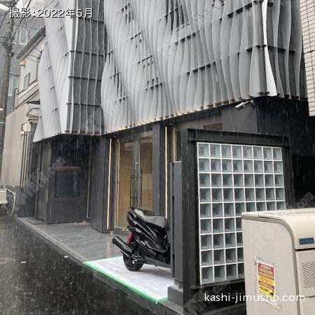 ビル前面