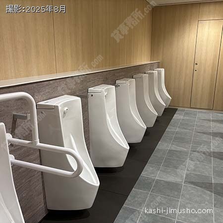 男性トイレ