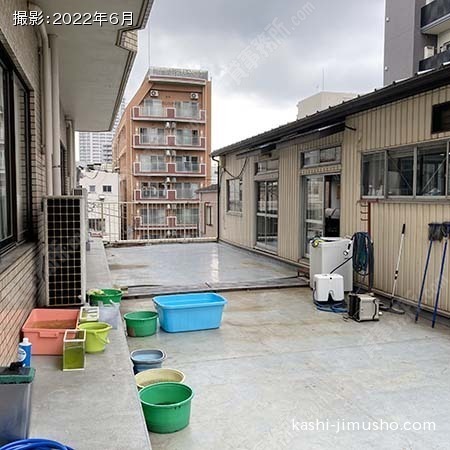 2階貸室前