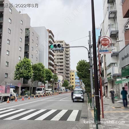 前面道路(早稲田通り)