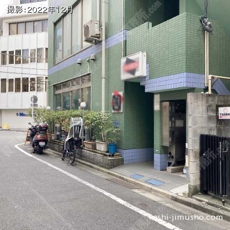 ビル前面