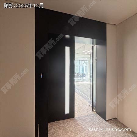 貸室入口(8階) 貸室入口(8階)