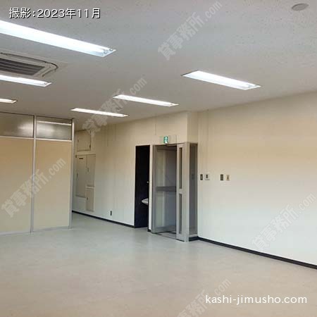 貸室内