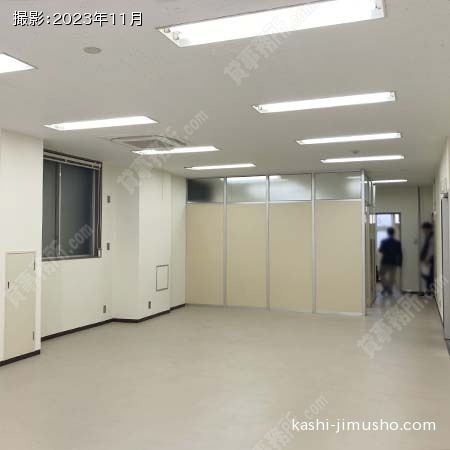 貸室内