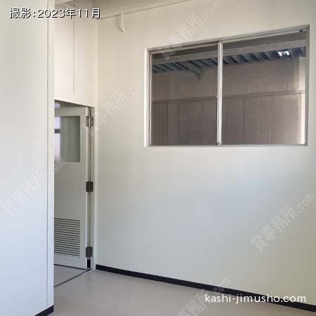 貸室内