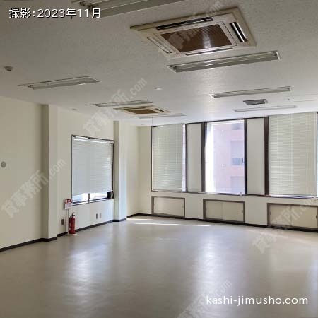 貸室内
