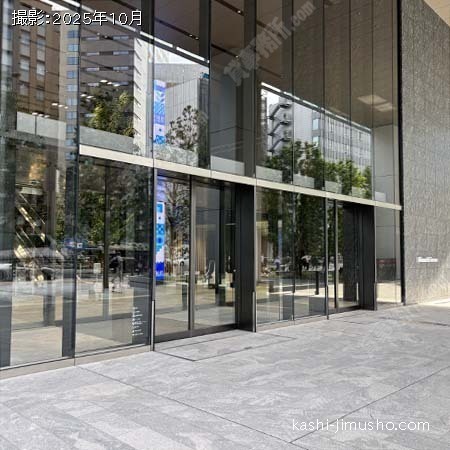 ビル入口 ビル入口