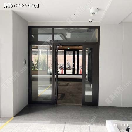 貸室入口(1階）