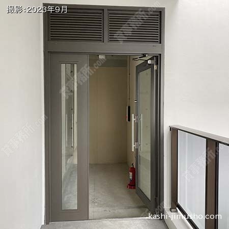 貸室入口(2階）