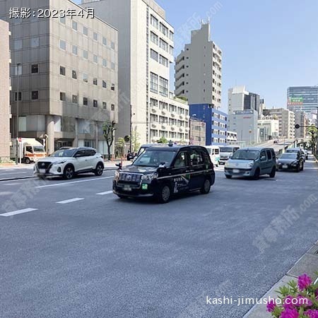 前面道路(山手通り)