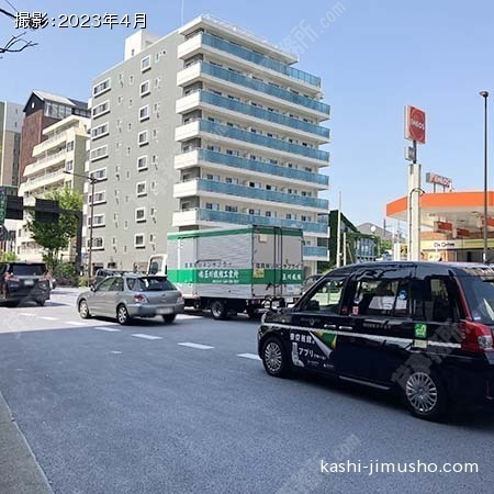 前面道路(山手通り)