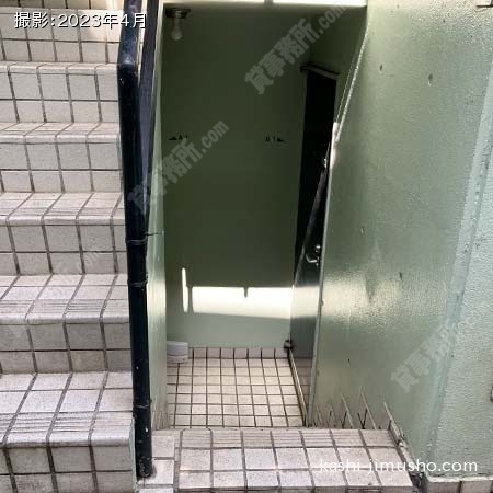 地下への直接階段