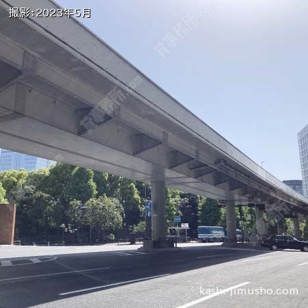 前面道路(青山通り)
