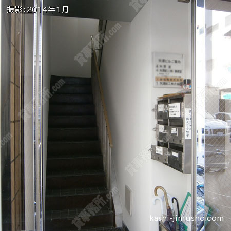  階段エントランス 