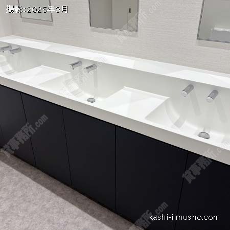 男性トイレ