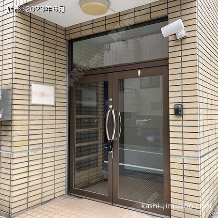 貸室入口(1階）