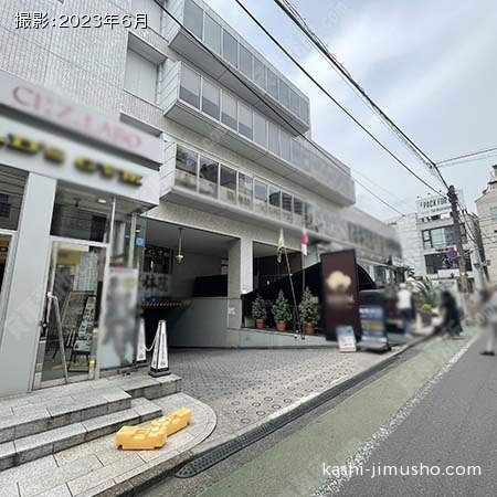 ビル前面
