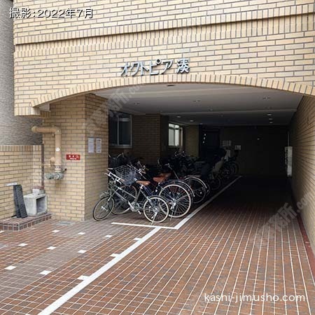 ビル入口 ビル入口