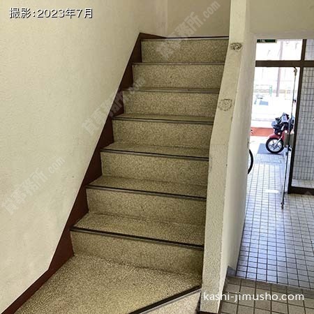 共用階段 共用階段