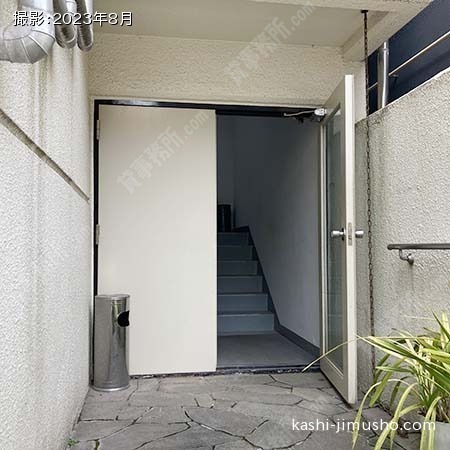 建物入口