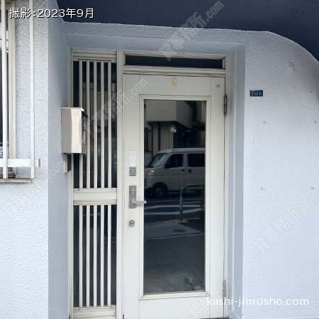 貸室入口(1階）