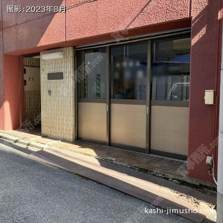 ビル前面
