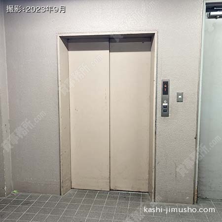 1階貨物エレベーター