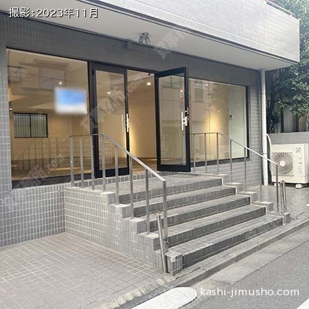 貸室入口(1階)