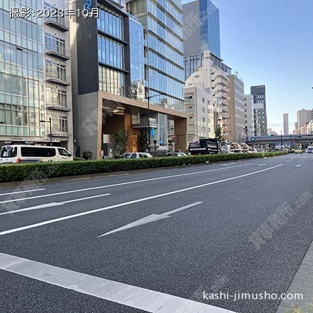 前面道路(山手通り)