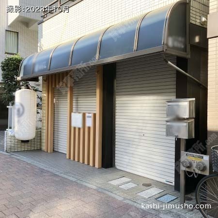 貸室入口(1階)