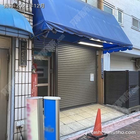 ビル前面