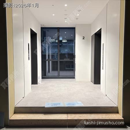 貸室階エレベーターホール