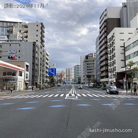 前面道路(永代通り)