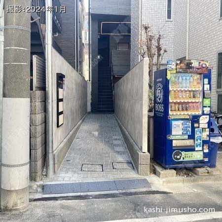 建物入口前面 建物入口前面