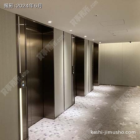 貸室階エレベーターホール