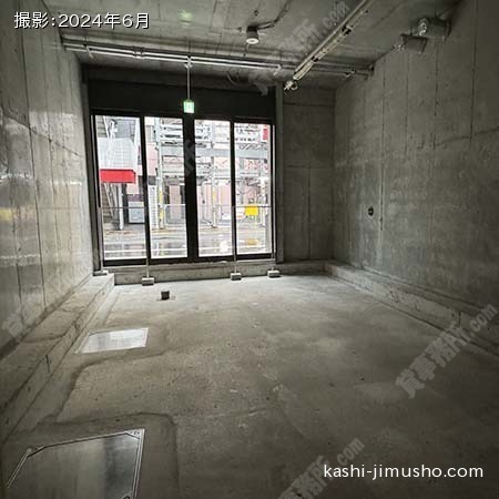 貸室入口(1階)