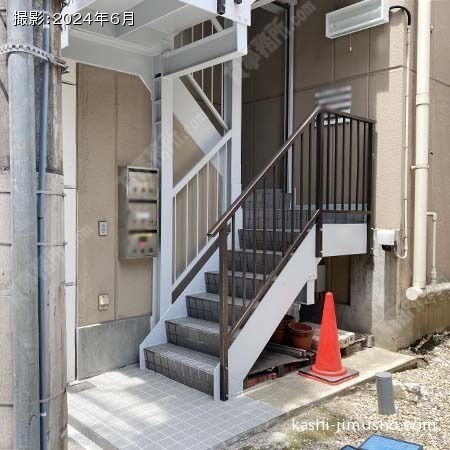 ビル入口前面 ビル入口前面