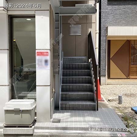 ビル入口 ビル入口