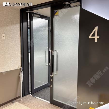 貸室入口(4階)